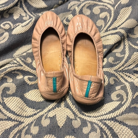 FINAL PRICE DROP: Tieks blush patent (size 7) - Picture 3 of 5